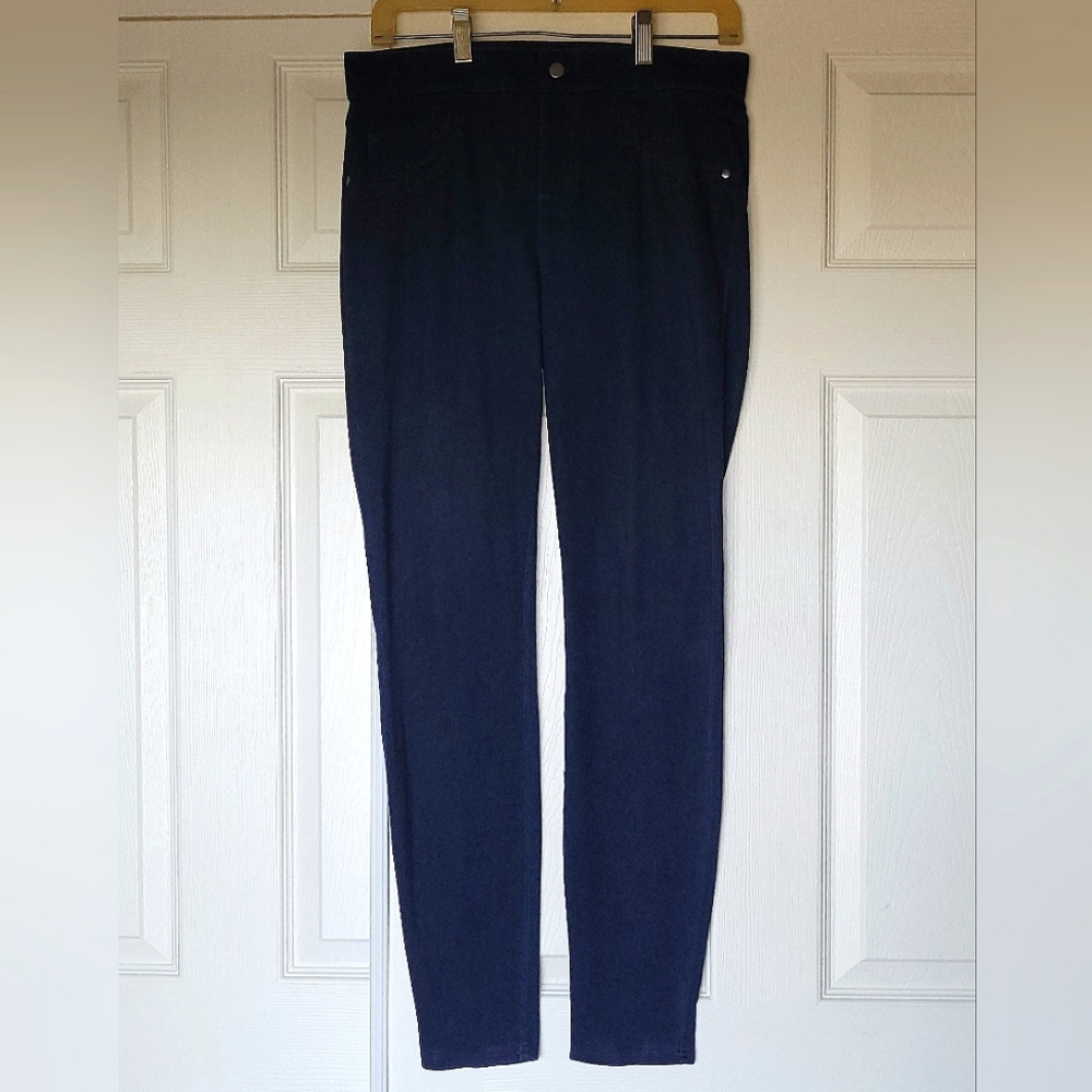 Utopia by Hue Women's Mid Rise Stretch Slim Fit Pull On Denim Leggings